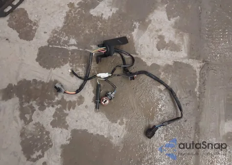 2015 Nissan Rogue Sv z USA, uszkodzony, nr VIN KNMAT2MV1FP564558